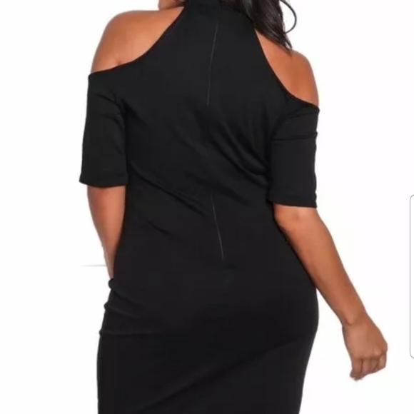 Women's 3X Plus Size Rose Applique Cold Shoulder - Picture 3 of 6